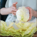 今が旬の「白菜」、実は「家族の健康を守ってくれる」すごい野菜だったとは！  料理家ウー・ウェンさんが教える「部位ごと」に丸ごと1個、味わい尽くすレシピとは？
