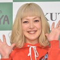 松嶋尚美、14歳長男“顔出し”誕生日ショット＆家族写真公開「イケメンすぎる」「ご両親に似てる」と反響 画像