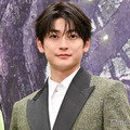 高橋文哉、天海祐希と対峙・スタッフと取っ組み合い…アフレコ収録回顧「普段やっているお芝居に近い状態でやらせていただけた」【クスノキの番人】 画像