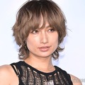 2児の母・佐田真由美、愛娘が「首根っこ掴みながらメイクしてくれた」ショット公開 完成度の高さに驚きの声 画像