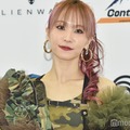 LiSA、プールでの水着姿公開「絵になる」「自然体な雰囲気が素敵」と反響 画像
