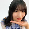 櫻坂46森田ひかる、メンバーの手に“あごのせ”「櫻撮」先行カット解禁 画像