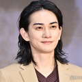 町田啓太、入れ墨ビッシリ＆金髪姿で印象ガラリ 役オフショットに「驚いた」「筋肉とタトゥーが美しい」と反響 画像