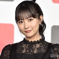田中美久、ボディライン際立つぴったりトップス姿に熱視線「見入っちゃった」「猫ポーズ可愛い」 画像