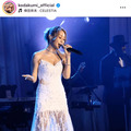 倖田來未、美デコルテ際立つドレス姿の歌唱SHOTに絶賛の声「素敵すぎます」「目の保養」 画像