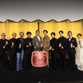 柄本佑、劇場の熱を感じて「ほっとしました」渡辺謙＆長尾謙杜ら登壇『木挽町のあだ討ち』初日舞台挨拶 画像