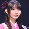 乃木坂46岡本姫奈、オフショルドレスで美脚際立つ「お姫様みたい」「透明感がすごい」とファン絶賛 画像