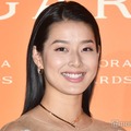 すみれ、大胆スリットドレスから圧巻美脚輝く「オーラ半端ない」「スタイルレベチ」と反響 画像