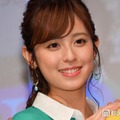 第1子妊娠中の久慈暁子、ふっくらお腹際立つワンピース姿披露「もうすぐですね」「可愛いマタニティコーデ」の声 画像