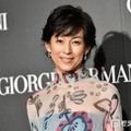 鈴木保奈美、ボディライン際立つノースリドレス姿披露「上品で素敵」「大人の魅力」と反響 画像