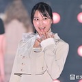 元NMB48白間美瑠、上品バルーンスカート×レースタイツで美脚スラリ 首元リボンがキュート【関コレ2026S/S】 画像