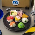<マイク>ギョロ目お寿司プレート 税込2,090円「モンスターズ・インク」OH MY CAFE(C)Disney/Pixar