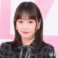 川栄李奈、ミニ丈×ロングブーツで美脚輝く「レザーコーデがお似合い」「足元に目がいく」と絶賛の声 画像