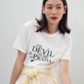 Skirt＆Pullover ¥27,500『プラダを着た悪魔』Stola.別注Tシャツ© 2025 20th Century Studios.