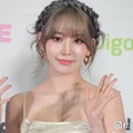 LE SSERAFIMサクラ、金髪ロングポニーテール姿にファン悶絶「ショートもロングも似合う」「お姫様すぎる」 画像