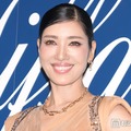 アンミカ、米国人夫と京都満月デート 神秘的な夫婦ショットに反響「いつまでもラブラブで最高」「美男美女で絵になる」 画像