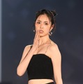 「今日好き」村谷はるな、ほっそりウエストのぞくチューブトップ姿 オールブラックコーデに「スタイルレベチ」「すべてが憧れ」と反響【サツコレ2026S/S】 画像
