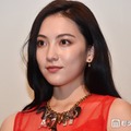 KARA知英、美ウエストチラリ 延世大学応援祭オフショットに反響「衣装の色合いが可愛すぎる」「ラインが綺麗」 画像