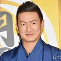 中村獅童、富士山バックに長男と親子2ショット披露「どんどん似てきてる」「オシャレ」の声 画像