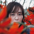 比嘉愛未、鮮烈な眼差し披露 初エッセイ集「またね。」収録カット公開 画像