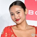 “驚異の10頭身”モデル・香川沙耶、夫とのウエディングフォト公開 純白ドレス姿に「美しすぎて言葉失う」「映画のワンシーンみたい」と反響 画像