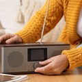 「ラジオは古い」は勘違い！再びブームになりつつあるラジオを支える「収益」って？熱狂的なファンがもたらす意外な収入源 画像