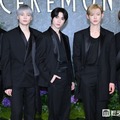 TXT、ファン待望の「マツケンサンバ」カバーが話題「疲れが吹っ飛ぶ景気の良さ」「スーパーテヒョンタイム最高」 画像