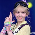 FRUITS ZIPPER早瀬ノエル、ぬいぐるみ装飾の個性派スタイル フィンガーガンポーズで世界観際立つ【オキコレ2026】 画像