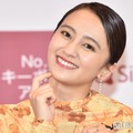 岡田結実、印象ガラリな金髪＆ギャルメイク姿に反響「目力すごい」「ビジュ最強」 画像
