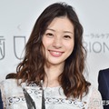 足立梨花、結婚3周年記念で結婚式ショット公開「美しすぎます」「絵になる」 画像