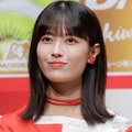 乃木坂46岩本蓮加、美肌輝くノースリワンピ姿に反響「可愛すぎる」「透明感すごい」 画像