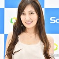熊田曜子、デコルテ＆美背中際立つ大胆ベアトップ姿「妖艶で美しい」「透き通るような美肌」と反響 画像
