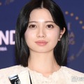 桜田ひより、大胆ワンショルダードレスで美デコルテ輝く「大人っぽくて美しい」「透明感がすごい」と反響 画像