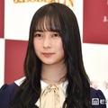 元乃木坂46鈴木絢音、美脚際立つ黒ミニワンピ姿の京都旅行ショット公開「圧倒的美少女」「美しすぎて見惚れる」の声 画像