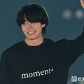 カノックスター、お気に入りのおもちゃを持つ長女“ミニック”公開「目がクリクリ」「天使みたいな可愛さ」と反響 画像
