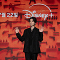 「殺し屋たちの店 2」© 2026 Disney and its related entities