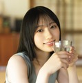 乃木坂46川崎桜、タンクトップ姿で夏のワンシーン再現「BOMB」表紙登場 裏表紙は6期生・長嶋凛桜【独占カットあり】 画像
