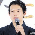 映画「白鳥とコウモリ」 納涼大ヒット祈願イベントに出席した松村北斗（C）モデルプレス