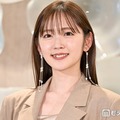 鈴木愛理、雰囲気ガラリのスモーキーメイク＆キャミソール衣装姿公開「クールな雰囲気」「別人級」 画像