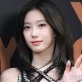 LE SSERAFIMカズハ、美デコルテ際立つ黒キャミ姿に絶賛の声「透き通るような美肌」「鎖骨くっきりで綺麗すぎる」 画像