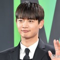 SHINeeミンホ、上裸にファージャケットで鍛え上げられた肉体美披露「ワイルドでかっこいい」「色気がすごい」と反響 画像