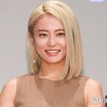 小島瑠璃子「魔の2歳児真っ只中」息子の自宅ショット公開「真ん丸の頭が可愛らしい」「髪の毛ツヤツヤ」と反響 画像