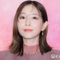 第1子妊娠中の田中みな実、ヒールブーツ＆ミニ丈ドレスで登場 撮影現場でのまさかの勘違い明かす【ダウンタイム】 画像