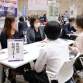 海外留学相談ブースのようす