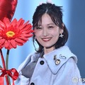 山下美月、ミニ丈×シルバーブーツで美脚披露「スタイル良すぎ」「可愛すぎる」【TGC2026A/W】 画像