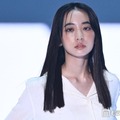 「風、薫る」近藤華、個性際立つデニム姿 ストレートヘアで凛とした佇まい【TGC2026A/W】 画像