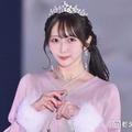 ≠ME谷崎早耶、美スタイル際立つタイトワンピ姿で会場釘付け「甘めコーデ似合う」「お姫様みたい」と反響【ガルアワ2026A/W】 画像