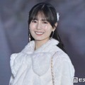 日向坂46小坂菜緒、白のふわもこトップス×ロングスカートで甘さ全開「悶絶級の可愛さ」「見とれちゃう」と反響【ガルアワ2026A/W】 画像
