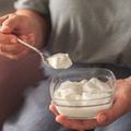 ヨーグルトだけでは足りない？腸活の新常識、専門医が注目する「ハイパー食物繊維」がすごい！「二刀流」の働きを解説 画像