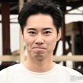戸塚純貴、結婚発表後初の公の場「僕だけが勝手にライバルだと思っている」“劇中で対立”共演俳優に宣戦布告？【二階堂朝陽は助けに来る】 画像